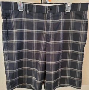 Greg Norman Golf Shorts size 36